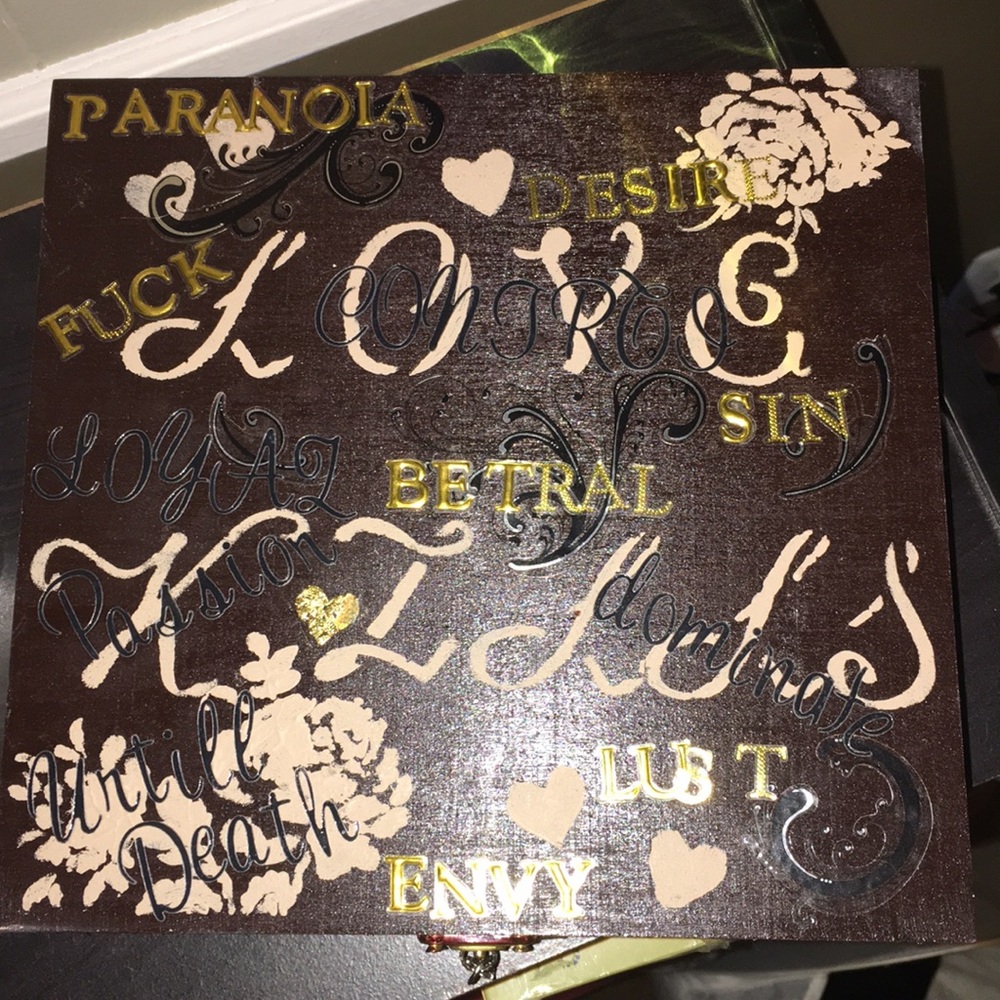 2/$20 Love Kills, the truth by Wall Candy limited